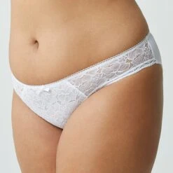 Slip Star White Luccia -Sous Vêtement Boutique BL02409 016 WEB 1 759188a8 7cf2 4183 be5d 5e27126f2e8c