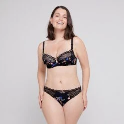 Culotte Noire Gold LUCCIA TWIST -Sous Vêtement Boutique BL02609 9N5 WEB 3 ef79f8b5 1e39 4e06 8222 67f4bdb86421