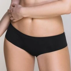 Slip Noir Livorne -Sous Vêtement Boutique CL02875 030 WEB 1 073e9a49 be1f 4d10 9977 8ab39534bd5c