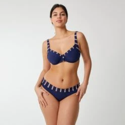 Haut De Maillot Avec Armatures Marine Précieux TAVOLARA 7 Haut De Maillot Avec Armatures Marine Précieux TAVOLARA -Sous Vêtement Boutique CS14103 A27 WEB 3 e4d5c231 33fd 43a7 9104 caee62496209
