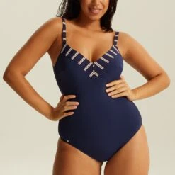 Maillot Une Pièce Sans Armatures Marine Précieux TAVOLARA 5 Maillot Une Pièce Sans Armatures Marine Précieux TAVOLARA -Sous Vêtement Boutique CS71103 A27 WEB 11